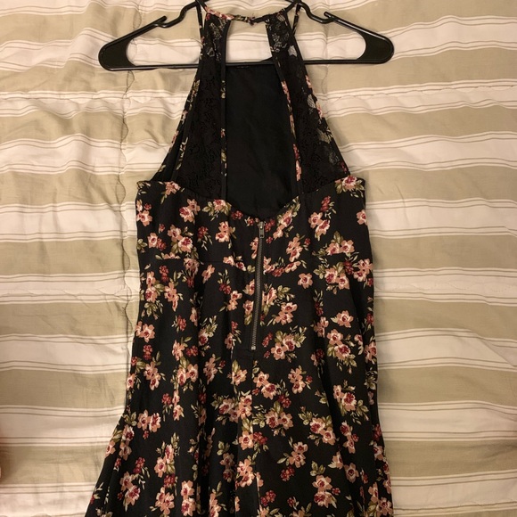 Forever 21 Casual Floral Dress - Picture 3 of 6
